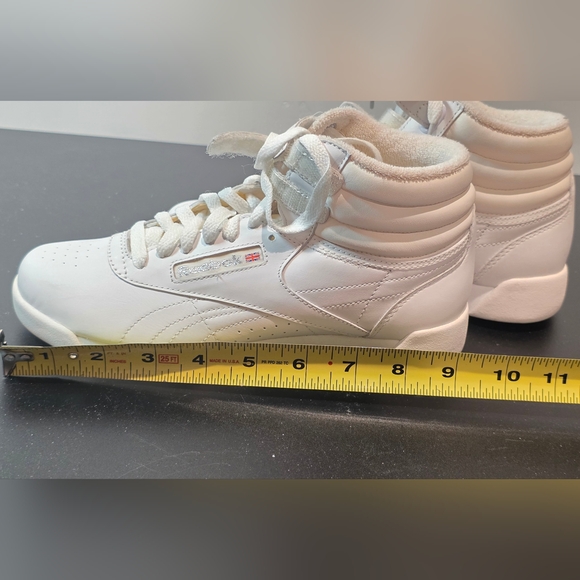 White Reebok Shoes Size 6 - Picture 3 of 6